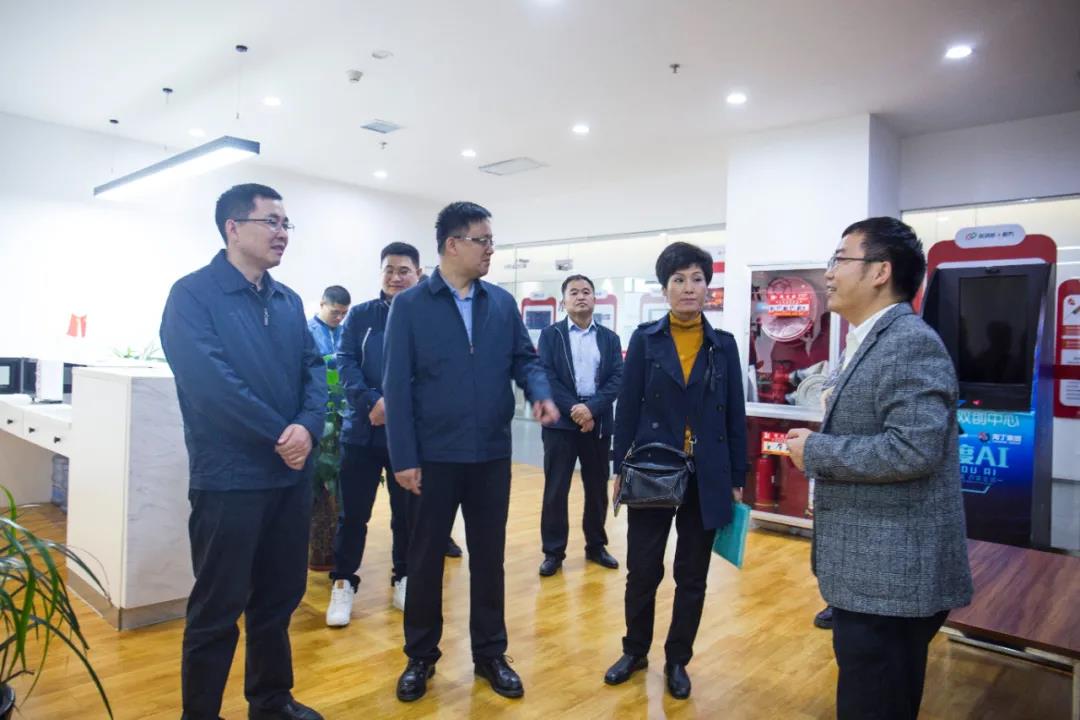 重磅关注！央广网、中华网等多家知名媒体代表莅临木牛盒子参观交流